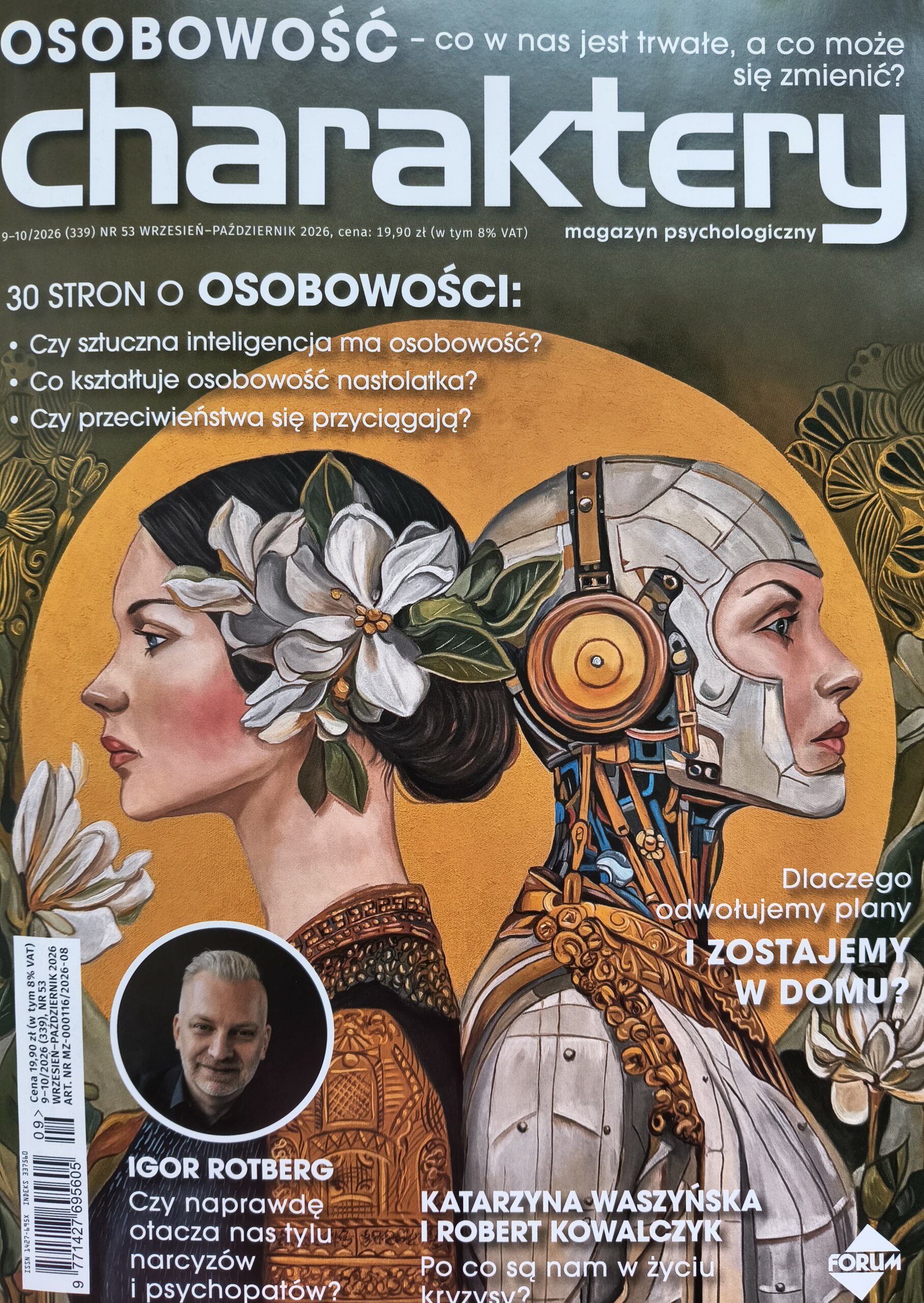 Okładka czasopisma Charaktery z dwiema stojącymi plecami do siebie kobietami, jedna z kwiatami we włosach, druga w obudowie robota, dookoła nich białe napisy.
